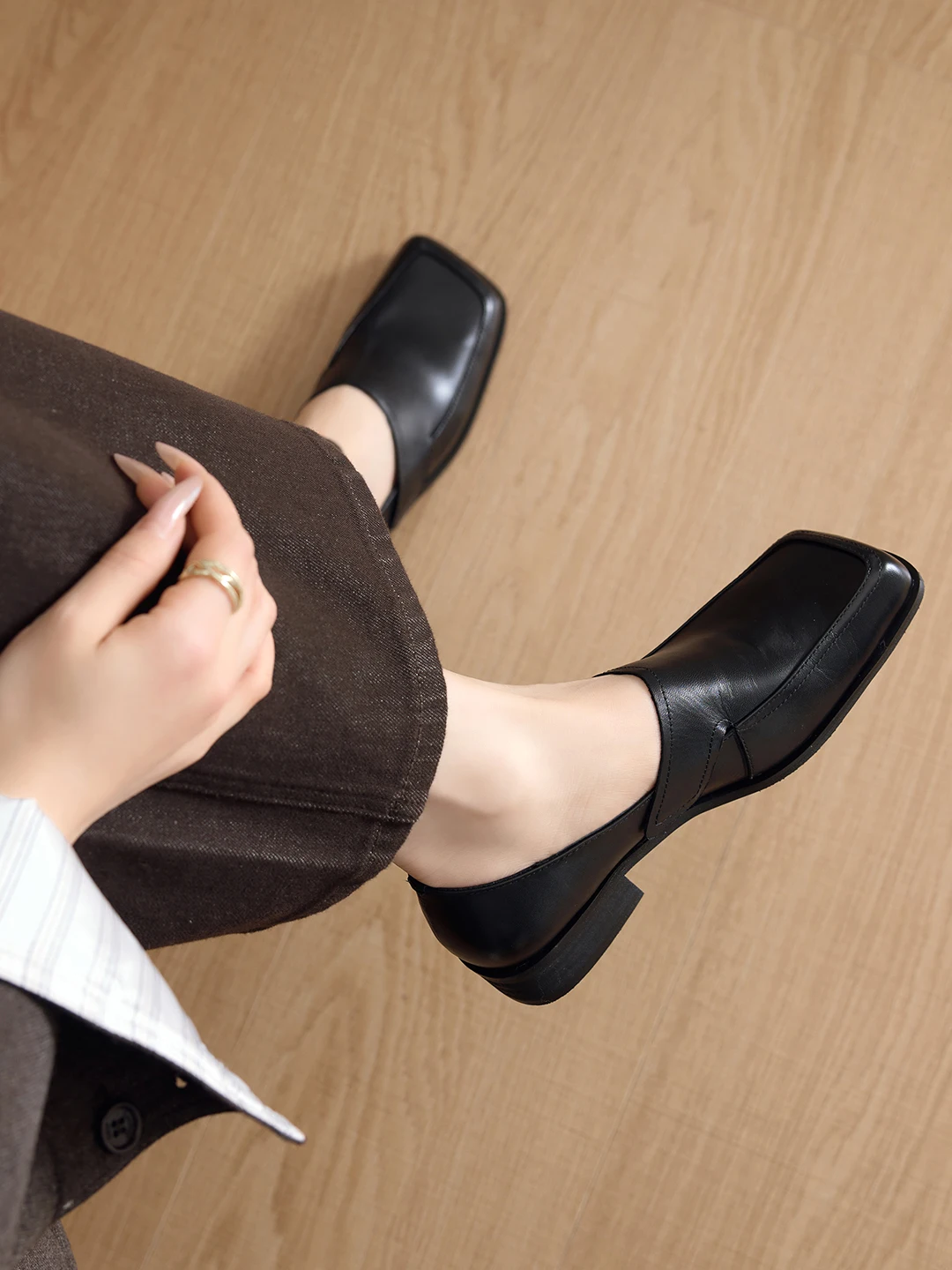 デニム ローファーを選ぶときに迷うなら、この1本で解決できる？