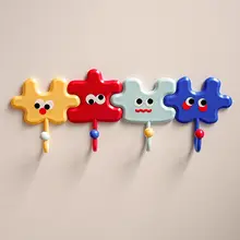 カートゥーン表情のピース風フック【穴あけ不要・玄関やキッチンに最適・無痕粘着タイプ】