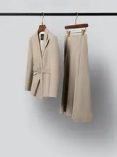 スタイリッシュな春用オーストラリアウールテーラードジ ャケット【立体裁断・プリーツ・ノーカラー】とハイウエストAラインスカート【フラワーレース付き】（セットアップ対応）