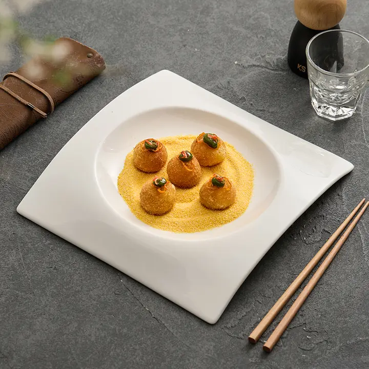 高級感ある創造的なデザインの陶製料理皿【洗練されたシンプルスタイル・深皿】