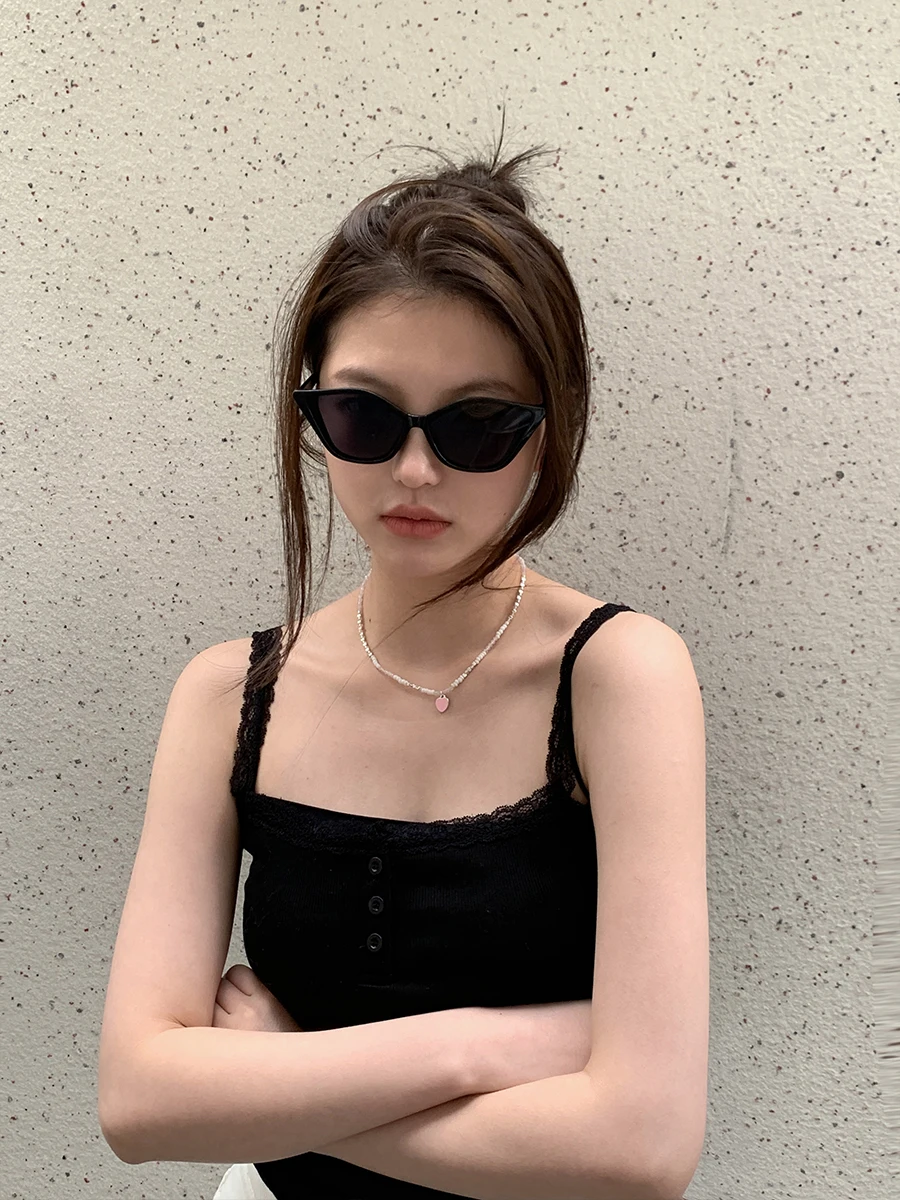 「かっこいい保護メガネ」を選ぶなら、夏の顔型に合うネコアイサングラスがベスト？