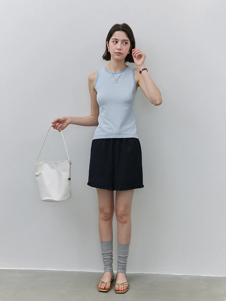 ウエストゴムバンド付きギャザー飾りの夏用ルーズショートパンツ：ストリート系女子夏コーデの通勤風スタイル