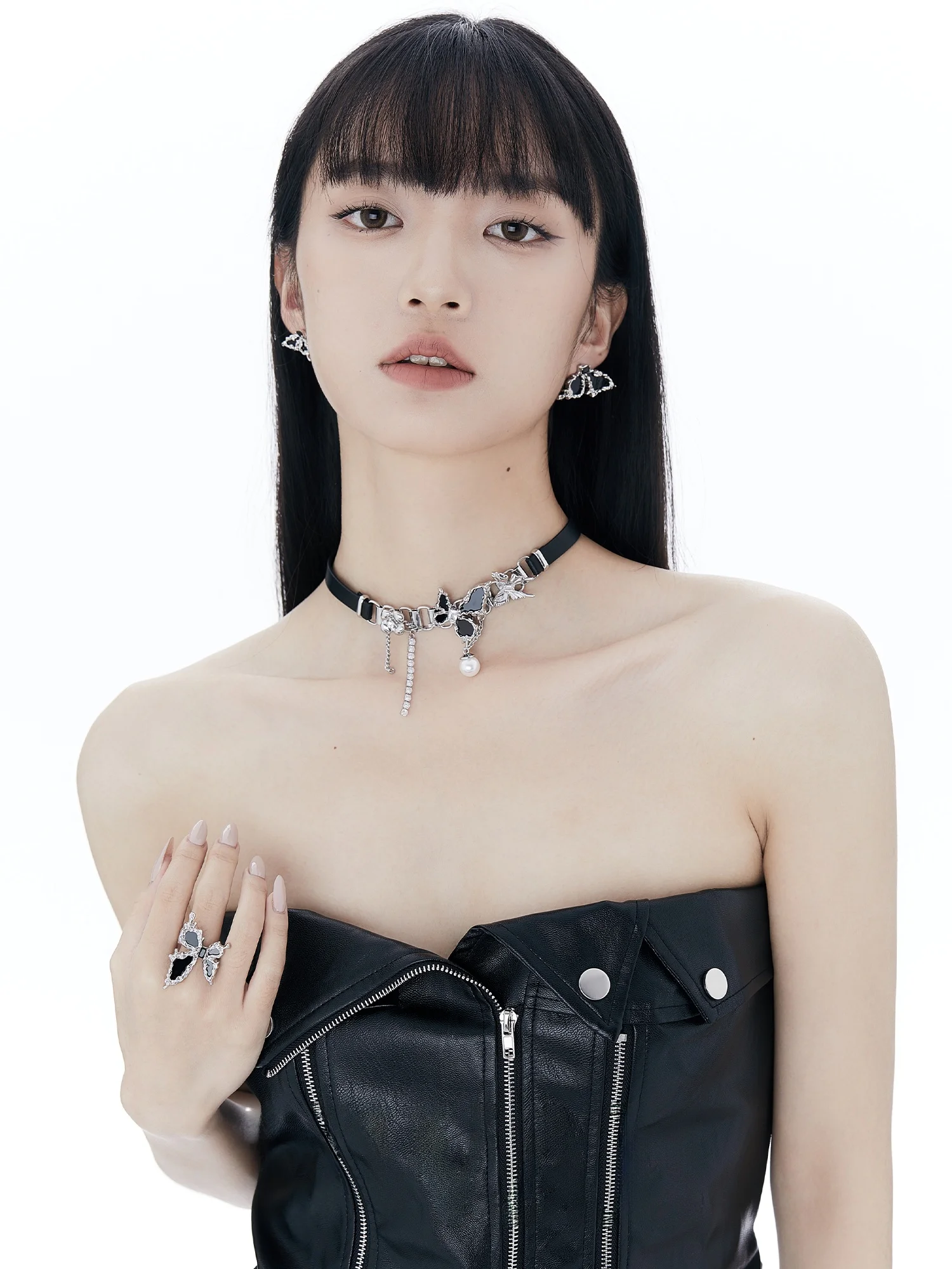 女 ヤンキー に合うチョーカーは、本当に「バタフライ」なのか？