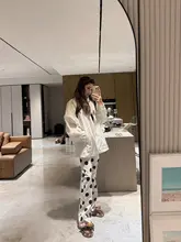 白色抽绳ジャケット【秋季用・ゆったりフィット・カジュアル・女性用】