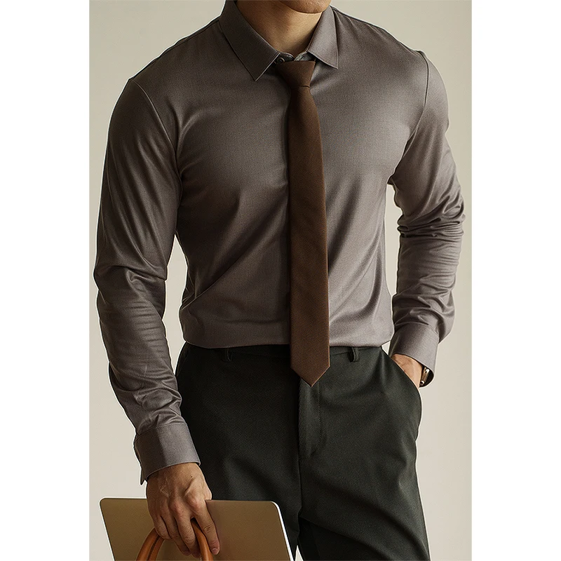 ビジネスカジュアル面接で失敗しない服装は？ウール混紡の暗模様花柄シャツが解決する理由