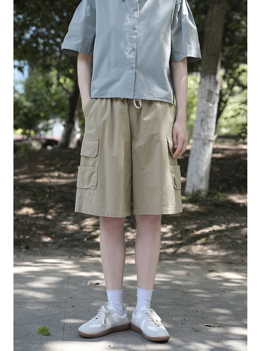 ゆったりとしたデザインのポケット付きショートパンツ【春夏用・ホワイト・フィット】（セットアップ対応） 春コーデ レディース おすすめアイテム