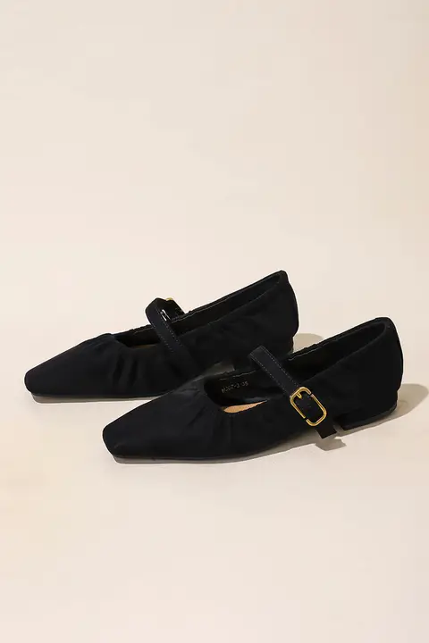 法式デザインのひだ付きマリージェーンフラットシューズ【粗めのヒール・浅めの口】（セットアップ対応）