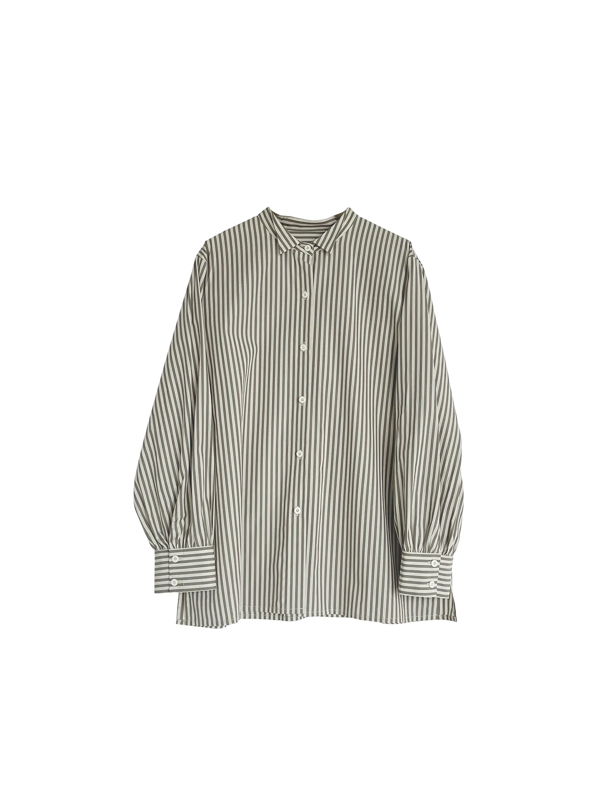 大人可愛い服 40代コーデの完全ガイド｜小襟付きストライプシャツで自然な優しさを実現