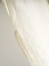 薄手の透け感ある直筒シルエットシャツ【快適な着心地・長袖・無地・襟付き】