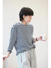 ブルーとホワイトのストライプのラフな重ね着用ラウンドネックTシャツ【女性用・秋季向け・極上の柔らかさ】