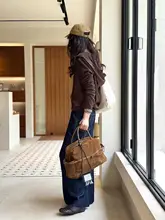 花柄デザインのラウンドネックファスナー付きフーディ【女性用・秋冬向け・透かし編み】