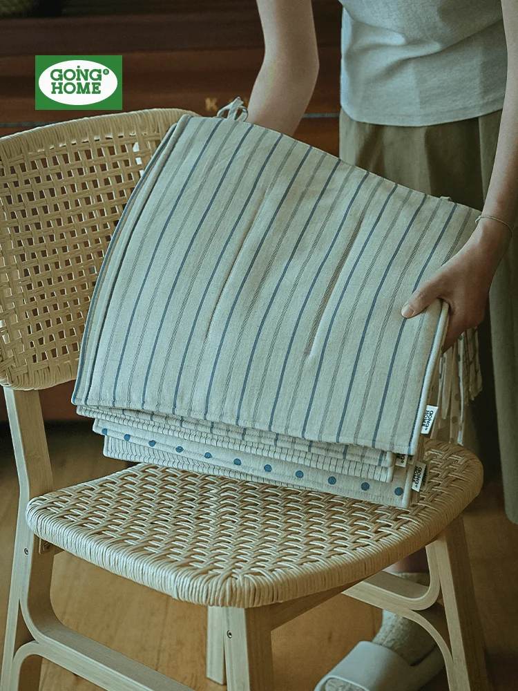 夏用ストライプデザインの高級感あるダイニングチェアクッション：狭い空間でも快適な座り心地を実現
