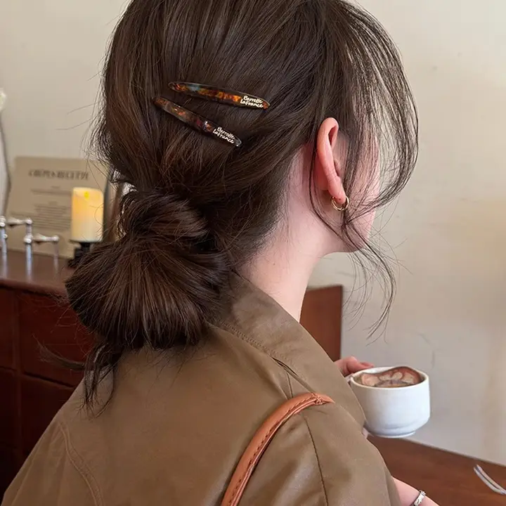 シンプルな一字型ヘアクリップ【韓国風・高級・前髪用・アセテート素材】（セットアップ対応）