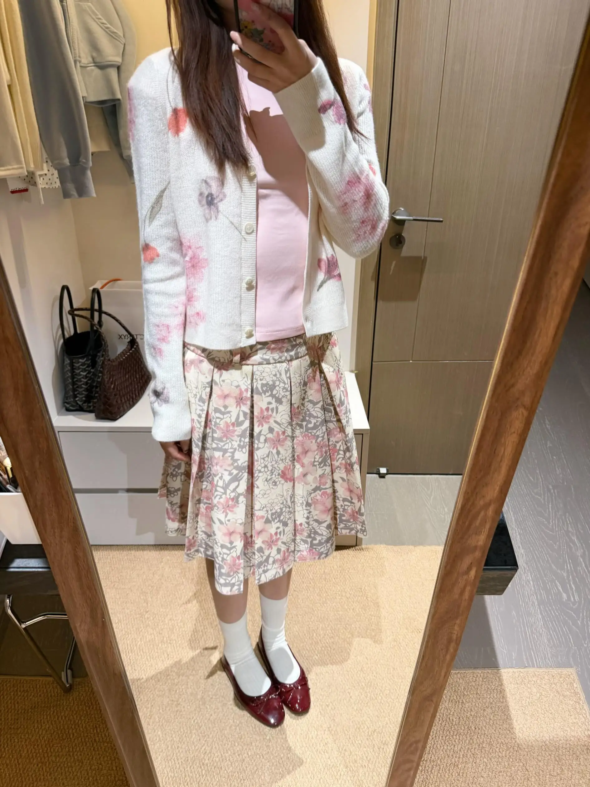 4月半ばに着るプリーツスカートは、からし色が一番？それともオレンジ？
