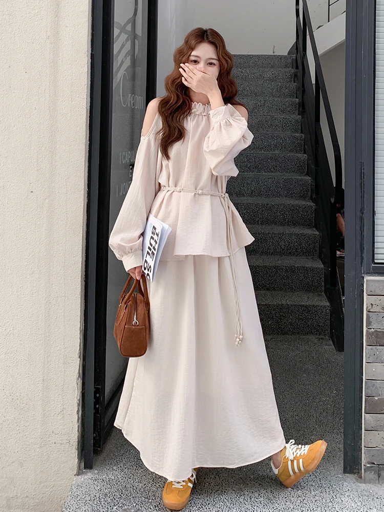 今日の服装レディースで迷ったら、この杏色のオフショルダードレスが救う！