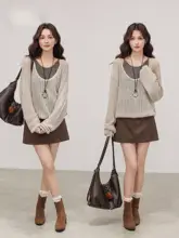 秋用レディースカフェカラーのニットトップスとボトムス【スタイル・韓国風・デザイン性高め】（セットアップ対応）