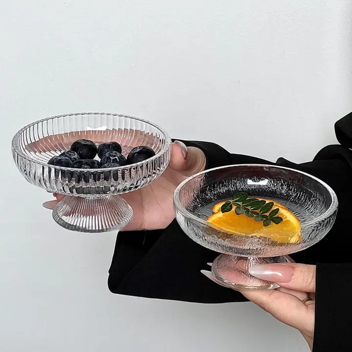 美しいデザインの果物トレイ【氷河ガラス製・高脚・お菓子やスナック、おやつにも最適】