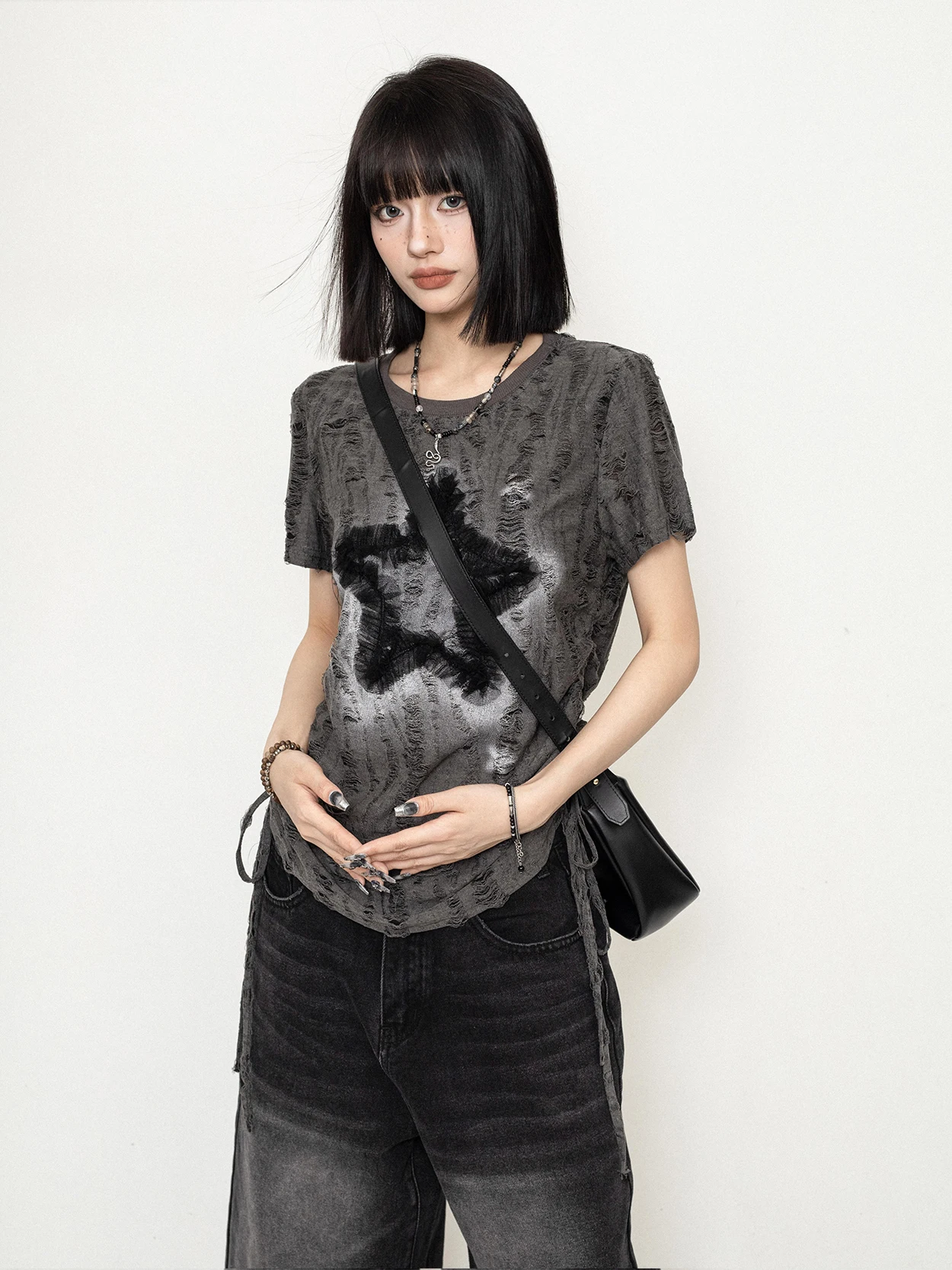 ヴィンテージ風ダメージTシャツは夏の日常着に最適な風合いを提供するのか