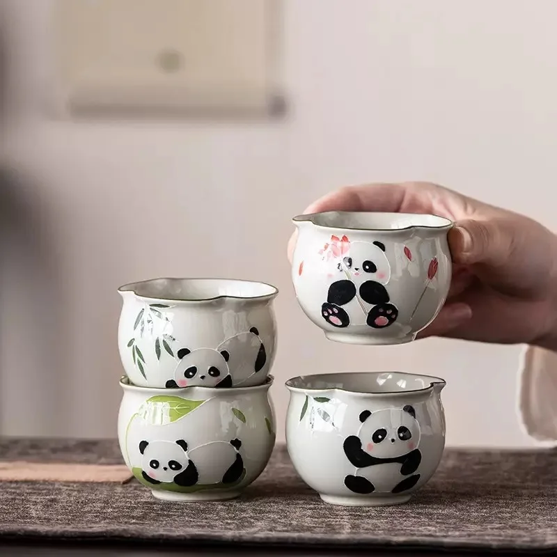パンダデザインの中国風お土産ギフト：外国人向けの文化融合型クリエイティブギフト