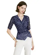 ブルーの短袖シャツ【女性用・ウエストマーク・Vネック・花柄】