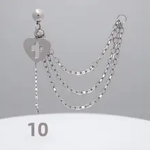 天使の翼デザインのホワイトピアス【チタン合金製・耳の不快感軽減】