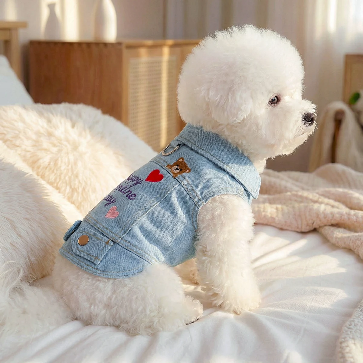可愛いクマデザインのデニムペットコート：春・秋の日常散歩に最適なハーネス付き犬服