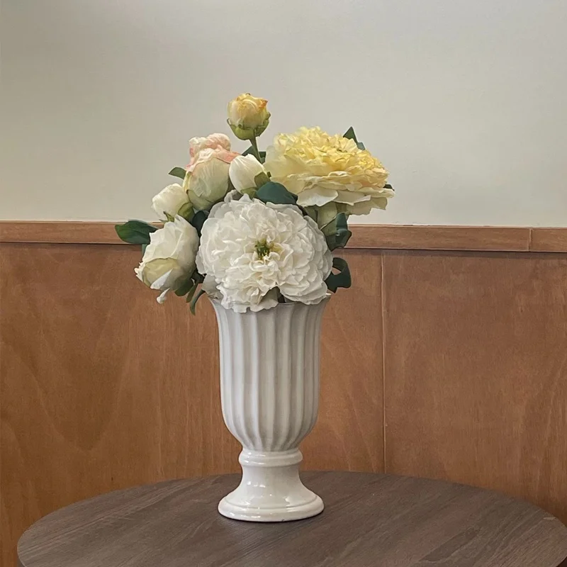 ロココ風アンティーク陶器高脚花瓶：フランス風インテリアに最適な収納用台面花器の選び方