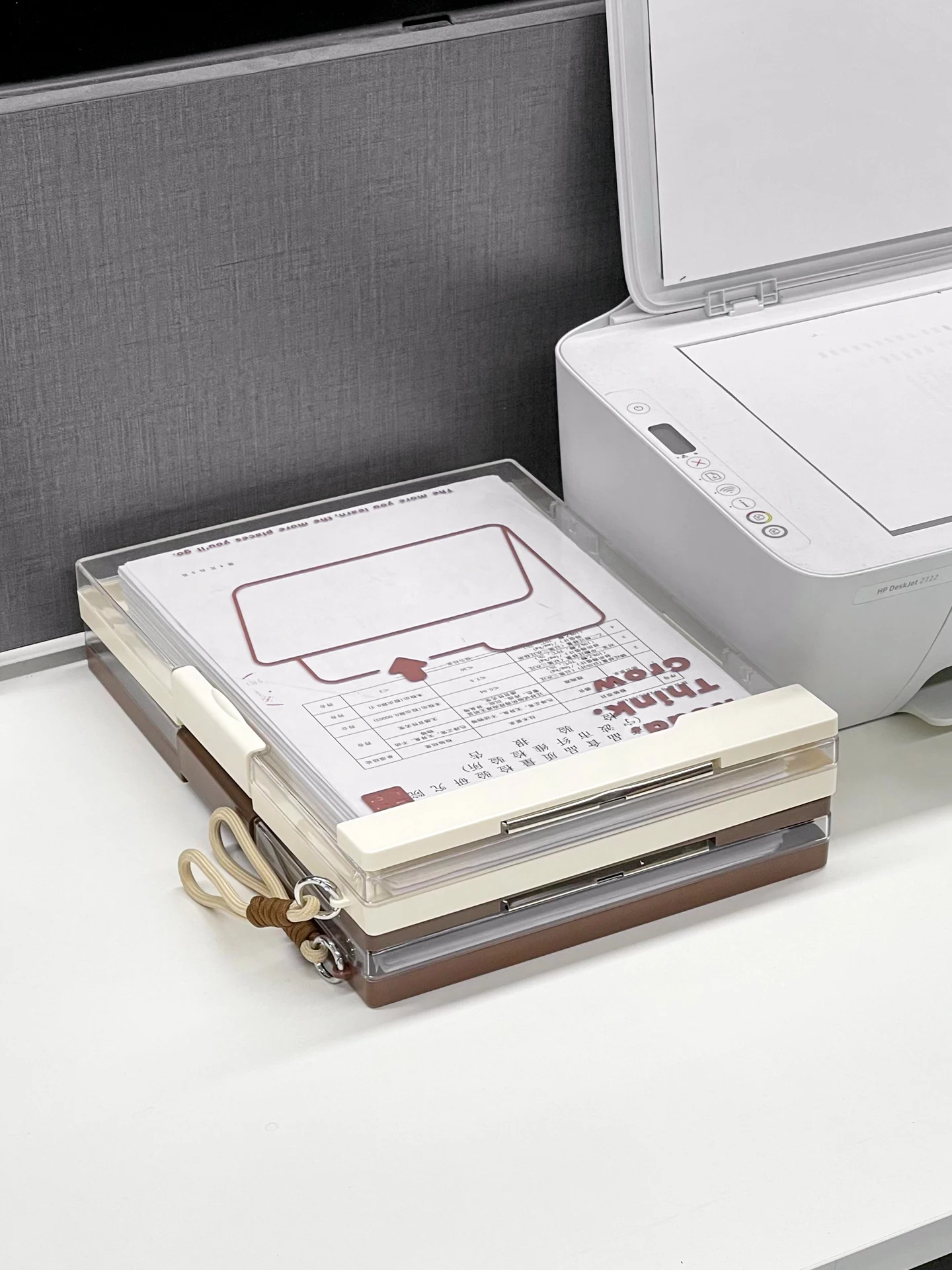オフィス用A4トレー横：双層式ファイルボックスの実用性と使い分けガイド