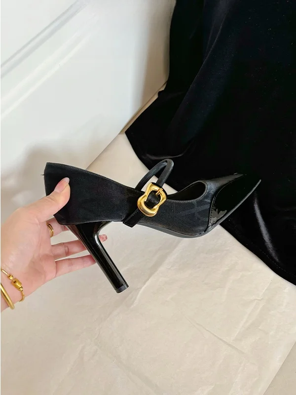 黒いミドルヒールパンプスで通勤コーデを完璧にできる方法は？