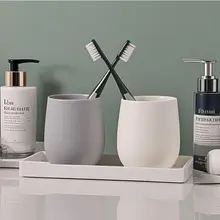 簡素なデザインの陶器製マグカップ【ホテル用・タム刻印対応】