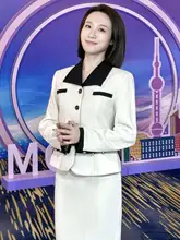 春季用 ビジネスエレガンス女性用ジャケットスカート【白色・OLスタイル】（セットアップ対応）