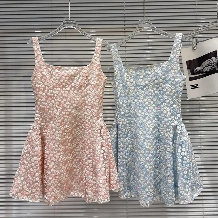 甘美なデザインのカラフルな花柄刺繍プリンセスドレス【夏用】