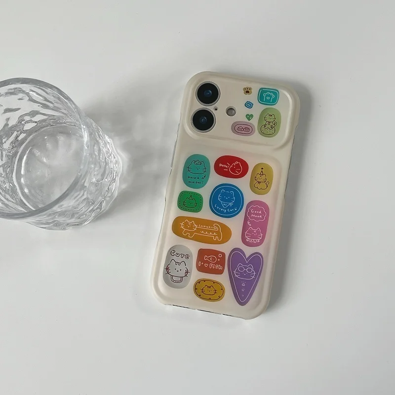 おもしろiPhoneケースで夏の日常を彩るには？猫腕紐付きケースの魅力と選び方