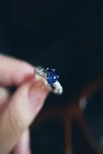 ロイヤルブルーのブルークリスタルハートリング【S925銀メッキ・宝石付き・ファッションアクセサリー】