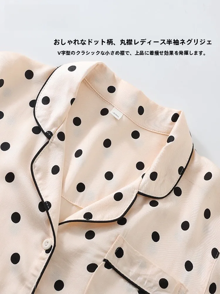 ドット柄のサテンナイトドレスを選ぶべきタイミングは？
