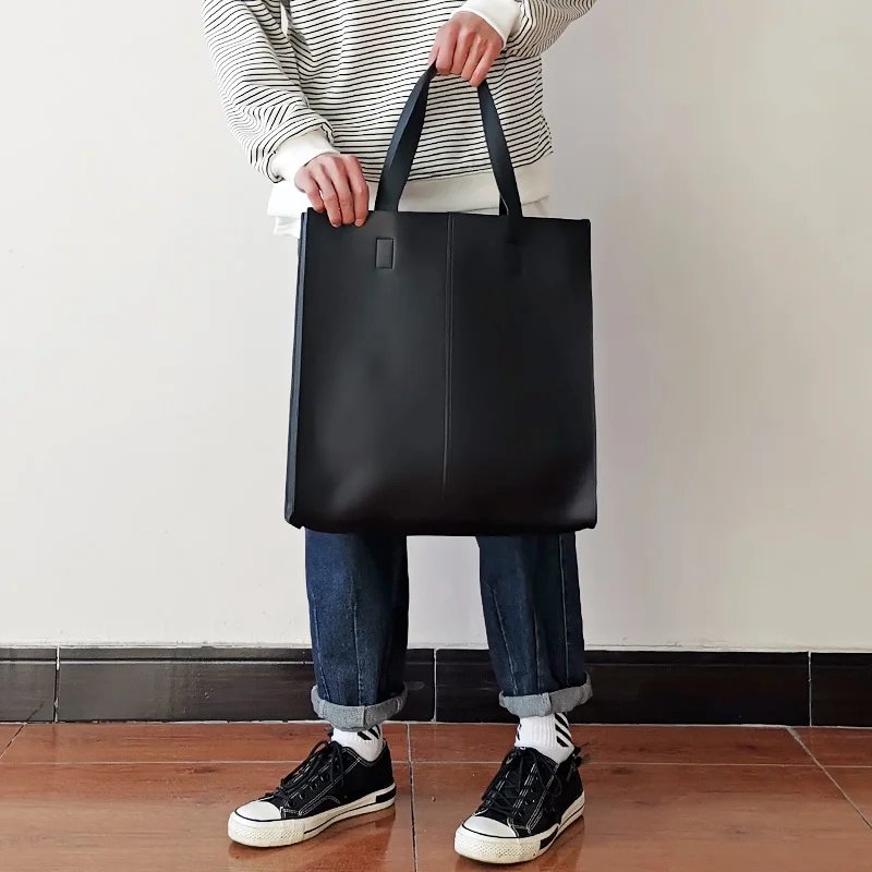 デートに使える男のバッグは、本当に「シンプル」が勝る？