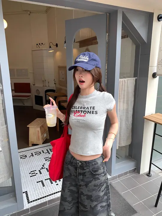 夏用 正肩短袖Tシャツ【ラウンドネック・プリントデザイン・スリムフィット】