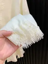 柔らかいVネックニットカーディガン【レーストリム付き・女性用・季節感あるデザイン】