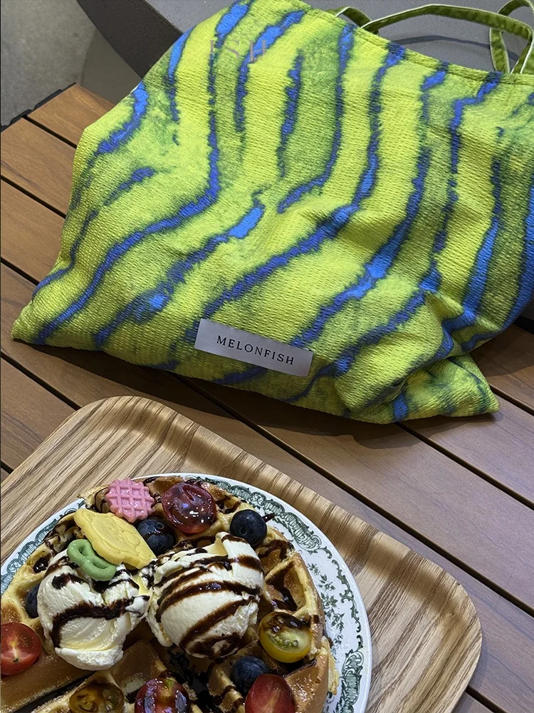 海塩抹茶柄のハンドメイドトートバッグ：キャンバス製の小清新デザインと実用性を解説