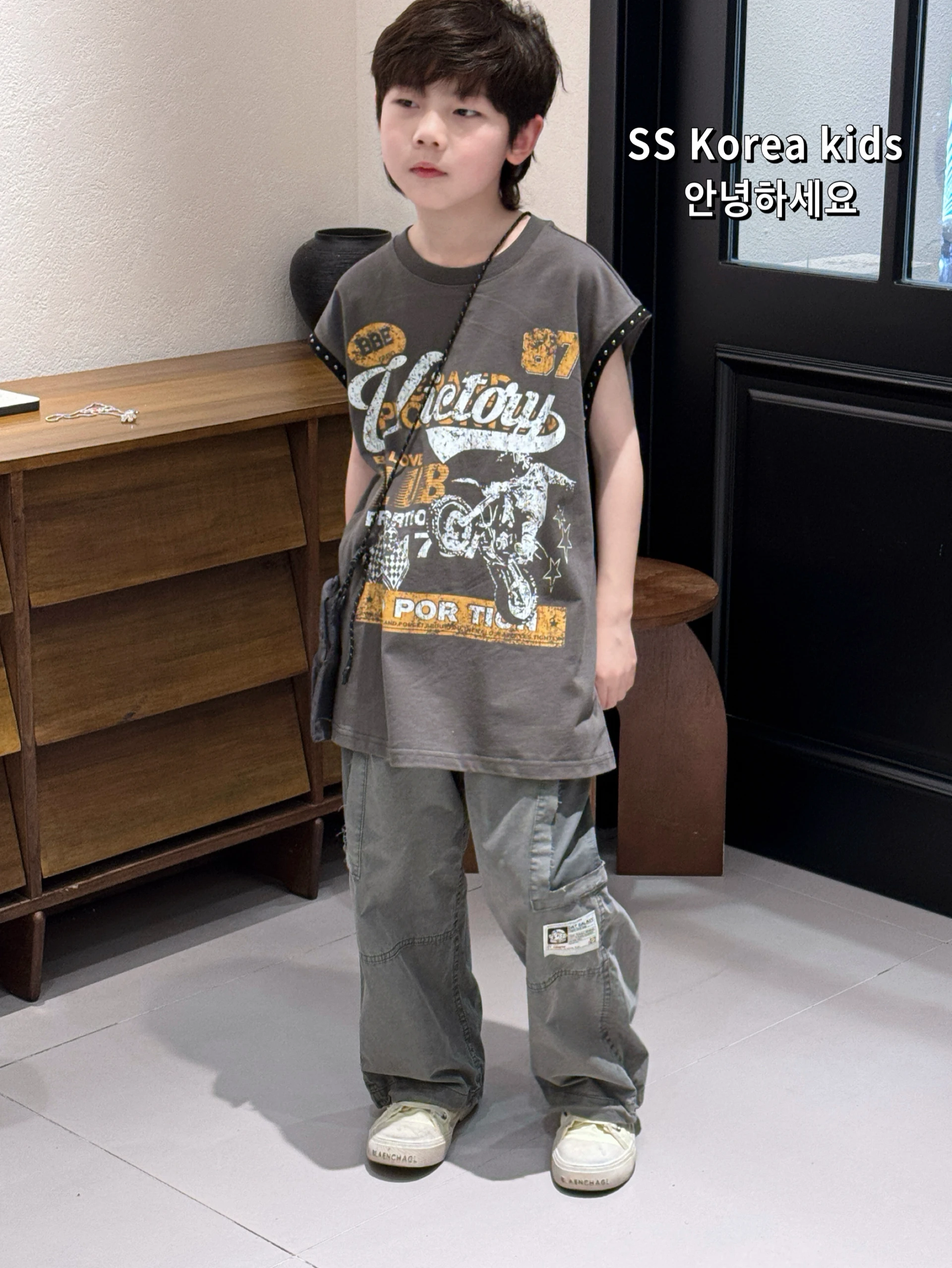 「tシャツ 小さい」はどうやって選ぶ？子供の成長に合わせて着るための選び方と、実はこれで解決できる3つのポイント