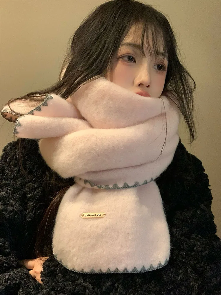 春にぴったりのストールは、実は冬のアイテムが最強？