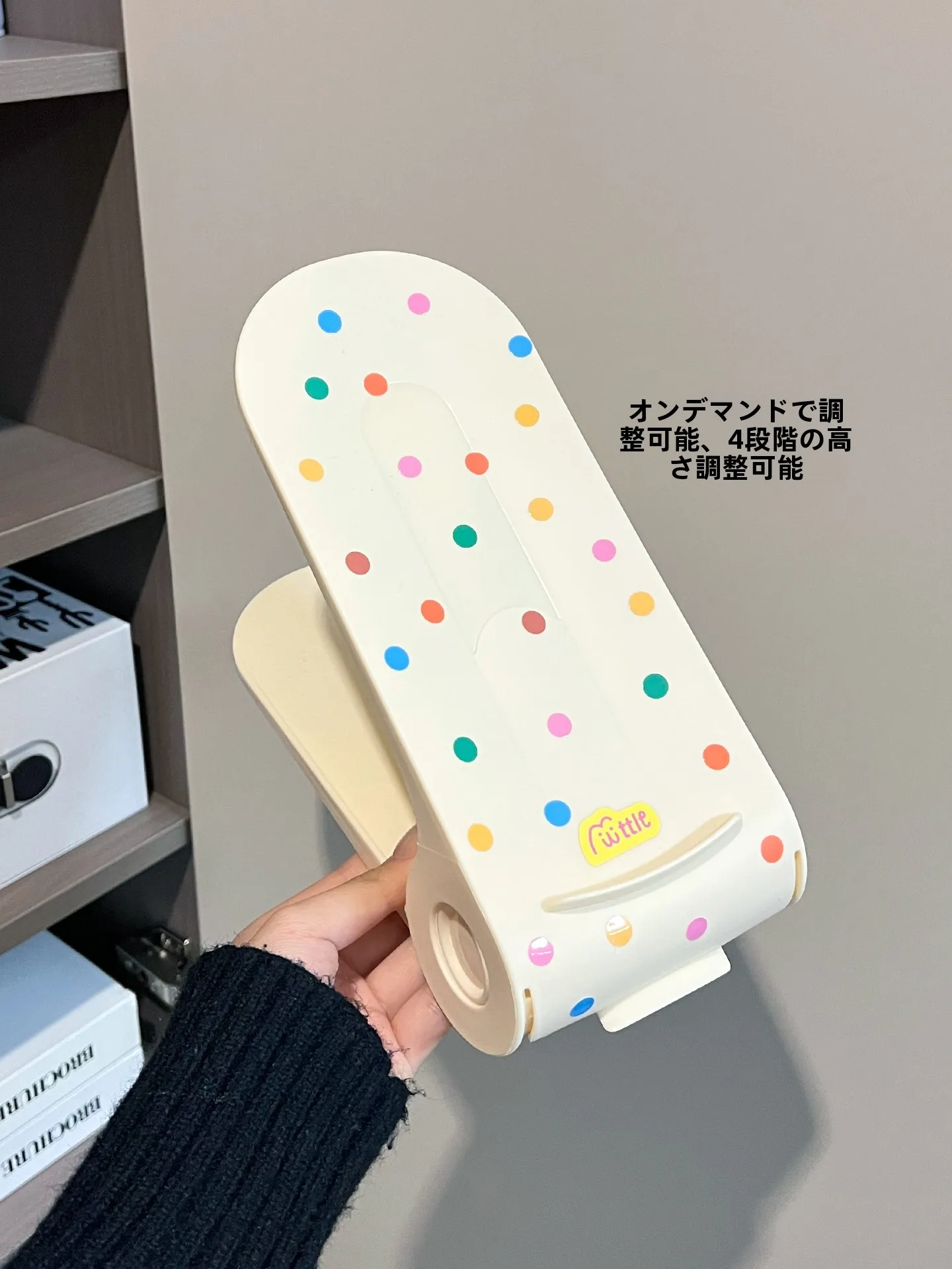奥行きのあるクローゼット収納にどんなアイテムが合う？調節可能な収納ラックで解決するリアルな使い方