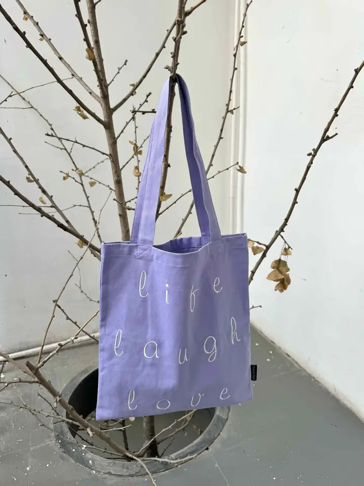 刺繍入りシンプルな肩掛けキャンバスバッグ【カジュアルスタイル】