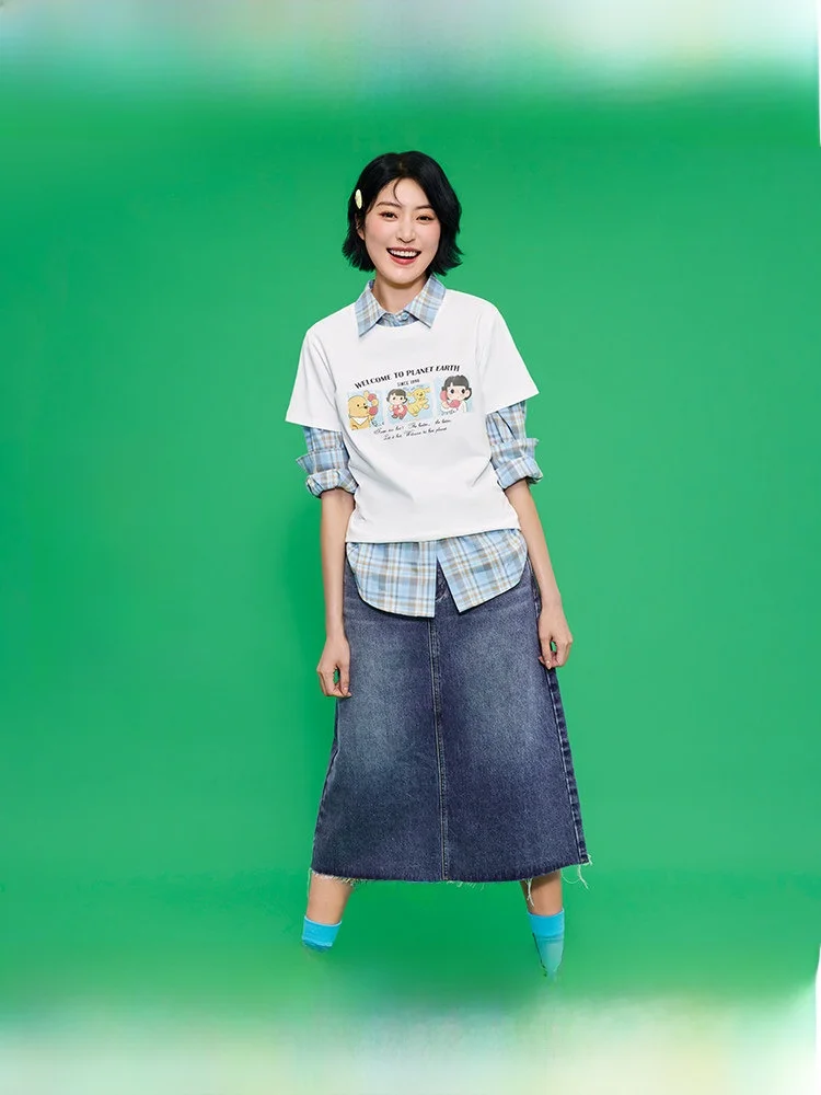 阿毛コラボデザインの短袖Tシャツ：夏用イラストレーターシリーズの通勤風スタイルとは