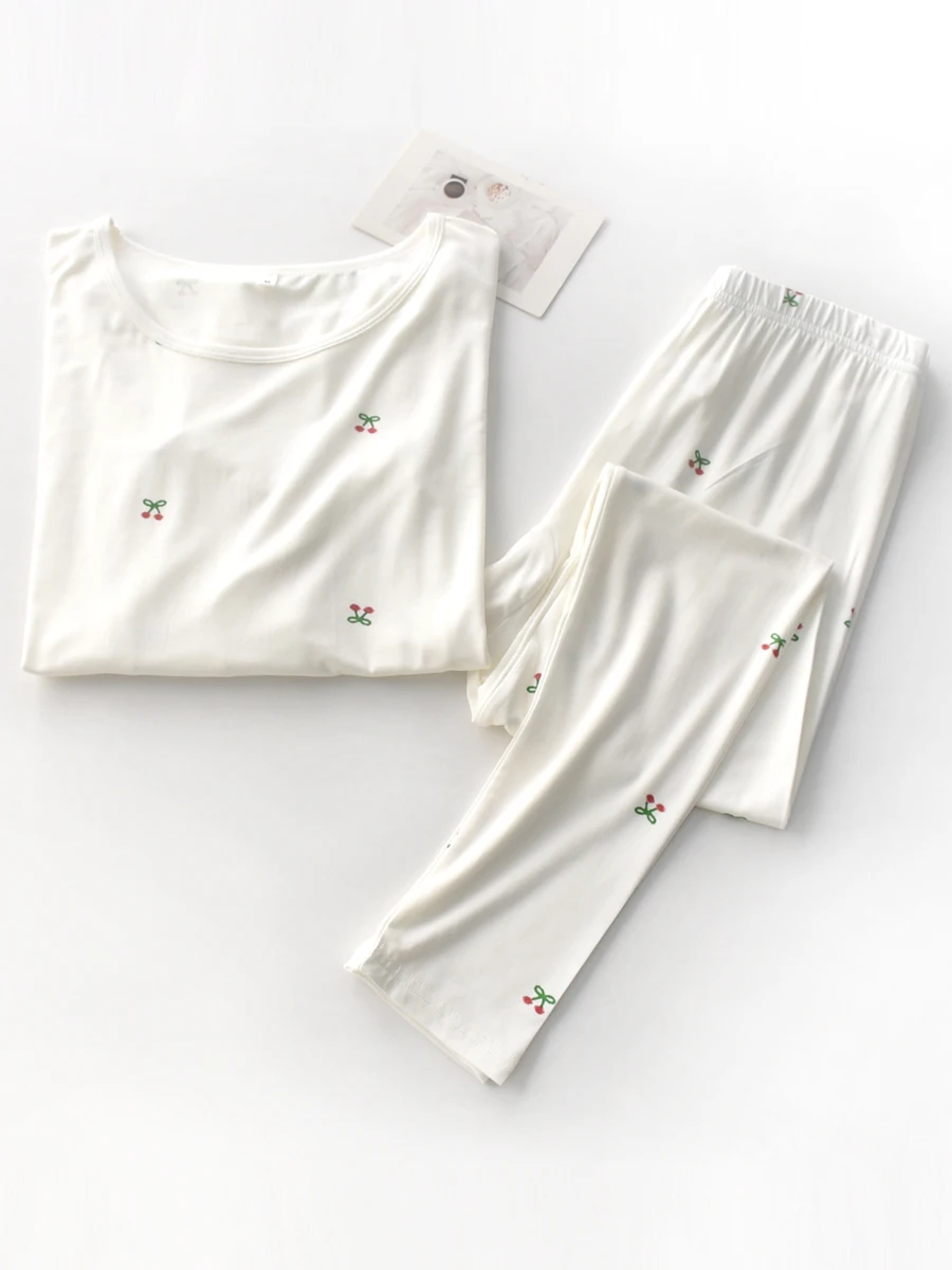 秋用長袖トップス＆ロングパンツ【高弾力モーダル・保温・フィットデザイン】の実用性と選び方