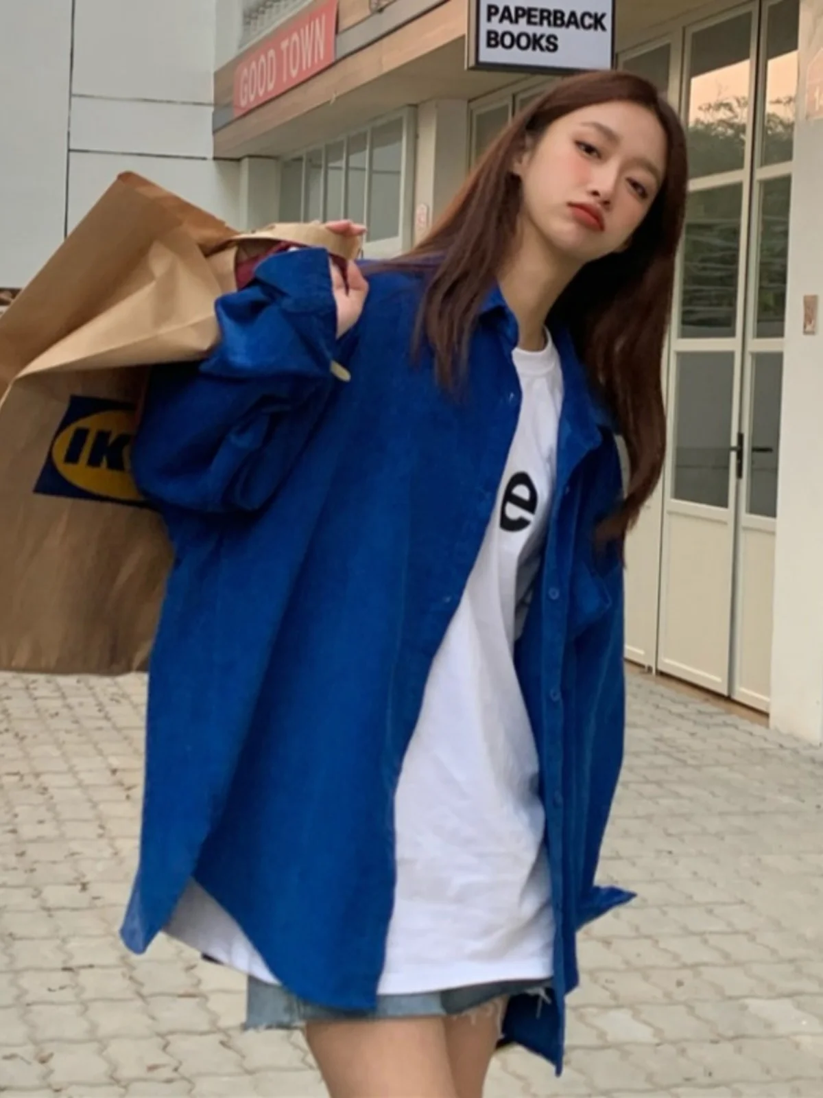 ターコイズブルーの服 メンズはどんな色？本当に通勤に合うの？