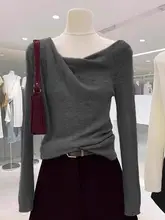 デザイン性の高い不規則なオフショルダー ニットトップス【女性用・フィット感・フランス風】
