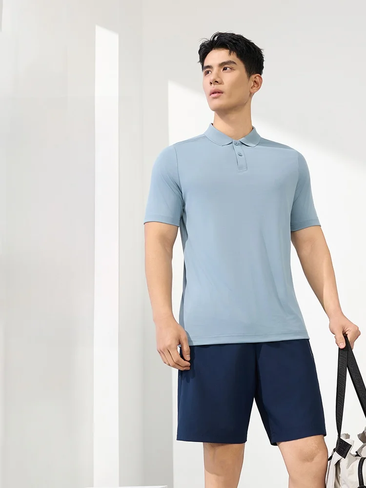 汗臭い服を防ぐための通気性と抗菌機能を持つ男性用ポロシャツ