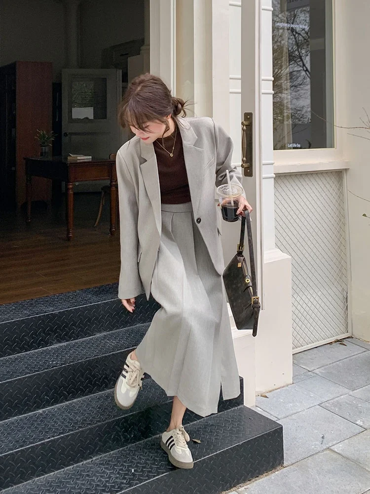 女性スーツ かっこいい おすすめ5選：通勤からカジュアルまで、実際の生活で使えるスタイルを紹介