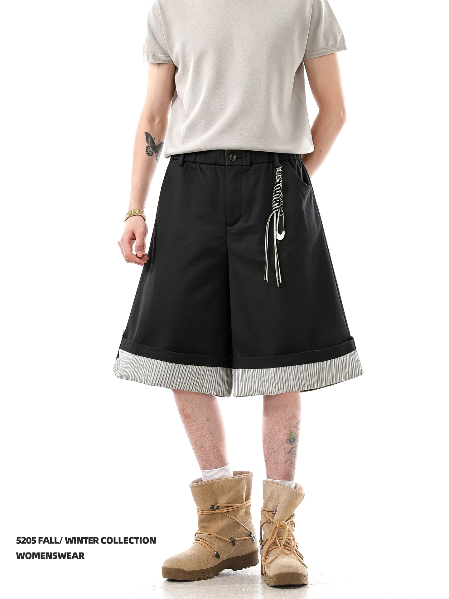 柄シャツとズボンを組み合わせるなら、この1着が今、最もリアルな日常を創り出している？
